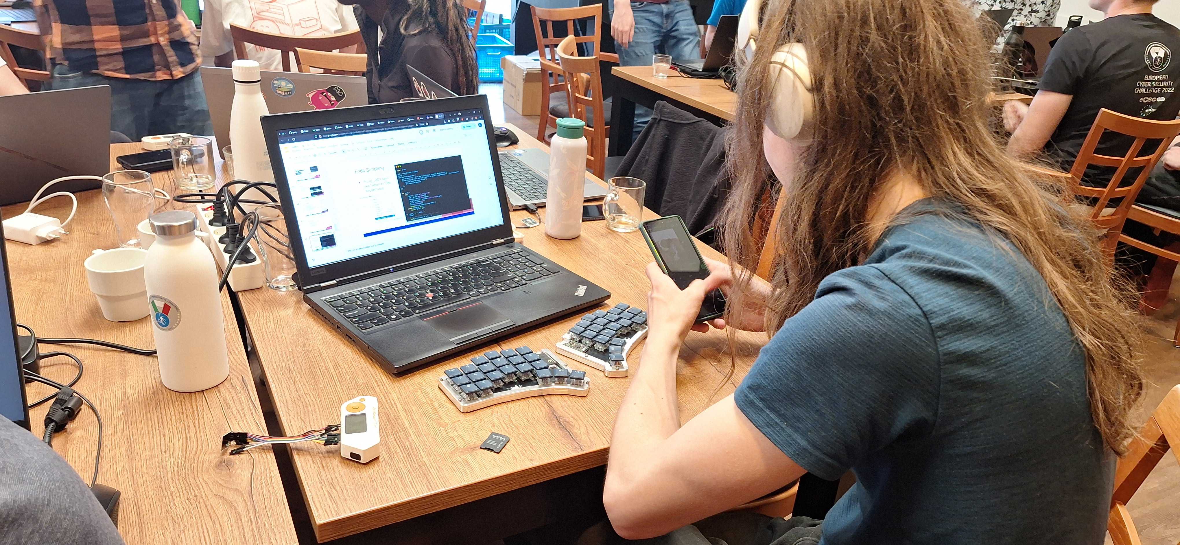 Jonge hacker tijdens Cyberbootcamp
